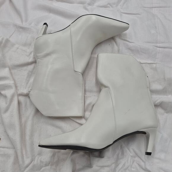 NEW Vince Camuto Quindele pointed-toe leather ankle boots white size 7.5 M - Picture 2 of 6